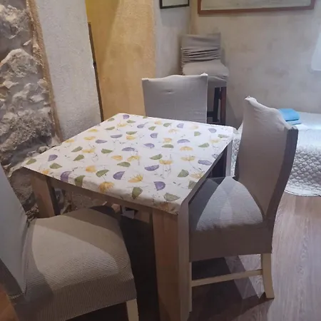 Romantic Old Town Apartment *