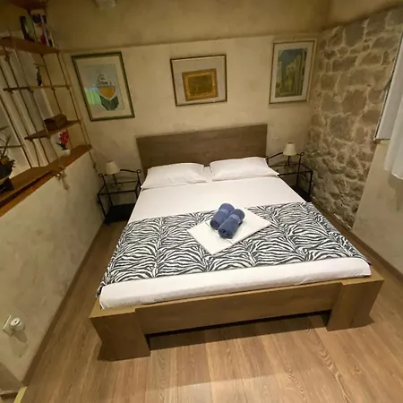 Romantic Old Town Apartment *